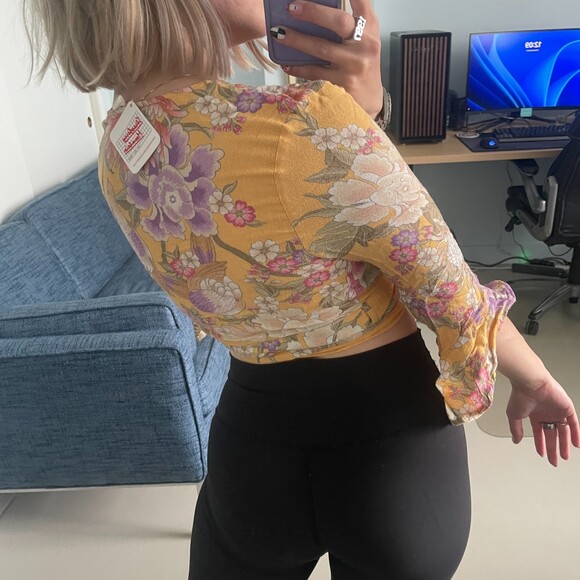 Spell & The Gypsy Cropped Floral Wrap Top Small - Picture 4 of 8